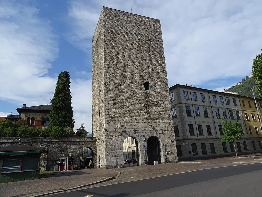 🏛️ 탑 문(포르타 토레)